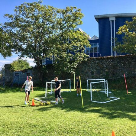 Alex Scott & Maya Le Tissier
